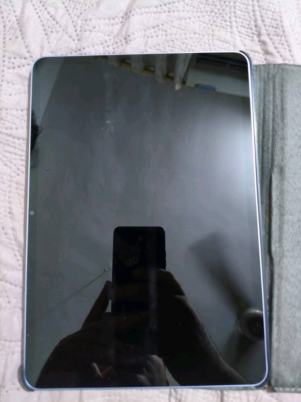 السلام عليكم 
ايباد xiaomi pad 7 pro
البطارية 98
العاب يدعم 90 فريم
الشاحنه 67 شحن سريع
الذاكرة 512
والسعر 500