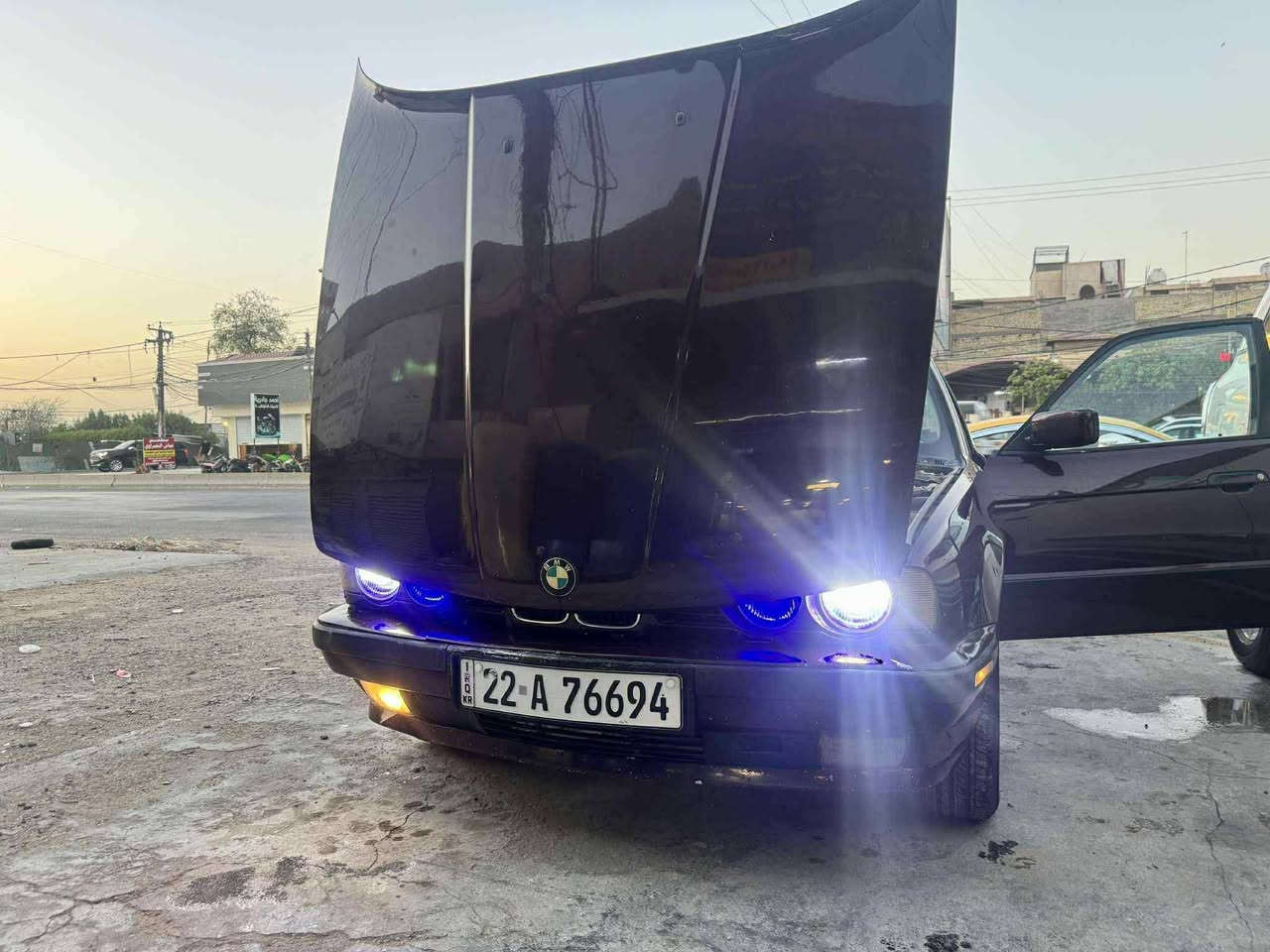 السلام عليكم اخوان بي ام للبيع موديل 1991 حجم 525  مكينه مسكر كبس  اوتوماتيك كير كفاله مكينه كفاله سياره صبغ عام جماليه بدون ضرر بدون ضربه تبريد شغال كهربائيات كلها شغاله رقم اربيل  السعر65  مكاني بغدادد
***********
