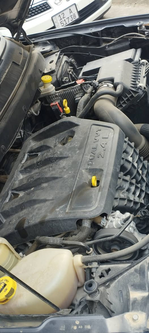 السلام عليكم
دوج جورني 
موديل 2019
رقم نينوى جديد 
سيارة بأسمي و سنوية جديدة 
محرك اربع سلندر 2400
ضررها جاملخ الامامي اليسار و الدعامية الأمامية 
سيارة ماشية 37 ألف ميل 
تبريد قطعة واحدة 
طخم تاير جديد 
بصمة 
كاميرة خلفية اصلية 
تحكمات ستيرن 
داخلها جديد 
للاستفسار الاتصال على
***********
