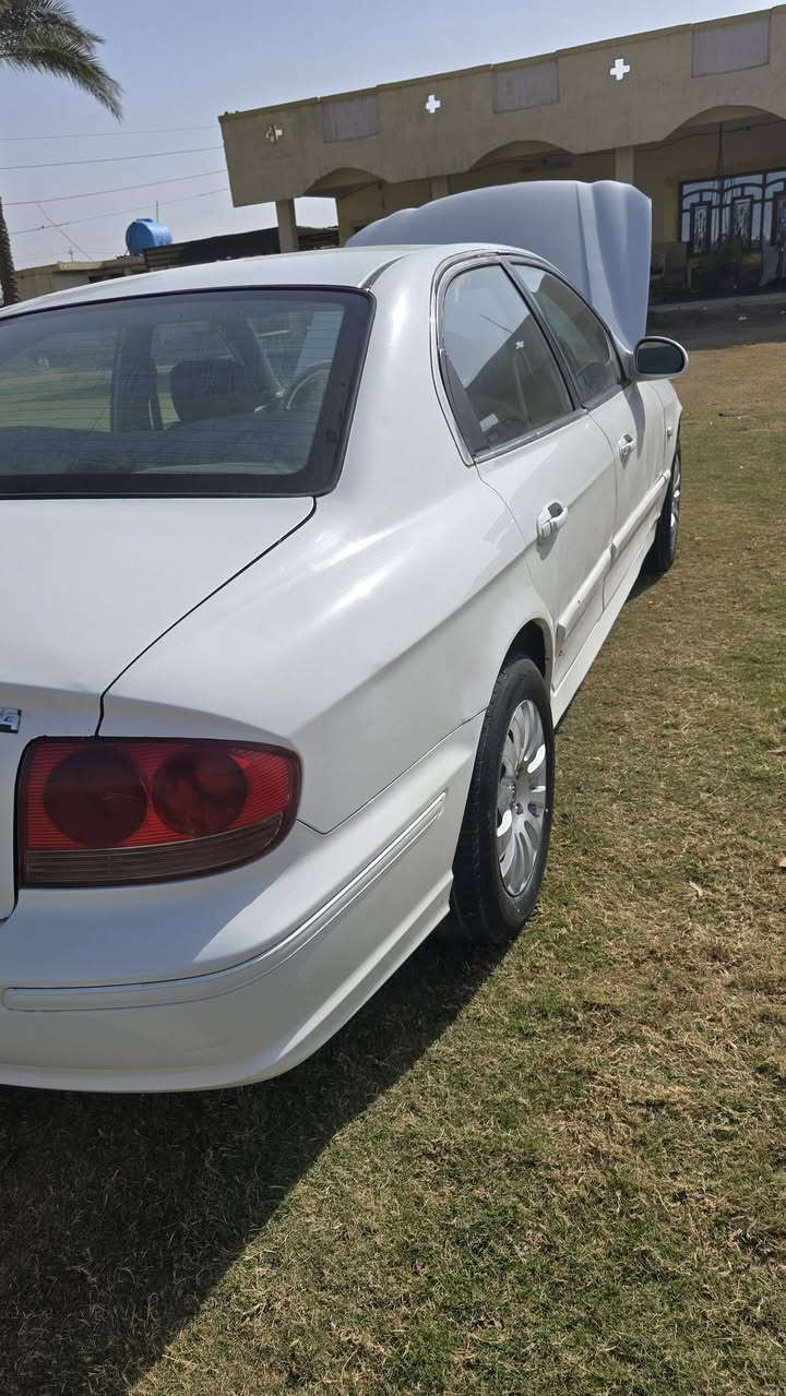 السلام عليكم 
سوناتا وفود 2002 رقم بغداد مشروع وطني كير اوتوماتيك مكينه 2000 مكان بغداد محموديه استفسار ***********
السعر 60 وبيه مجال
