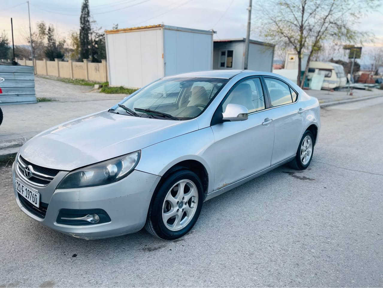 جاک  حەجم گەورە مۆدیلی ٢٠١٢ بی بۆیاخ بی دەعم و لێدراو گیرو مەکینەی بیلاد لانسەر سەنەوی تا ٢٠٣١ تازەیە بەناوی خۆمانەوەیە تایەی تازەیە بی تەقەو رەقەیە تەبرید ساردو گەرمی بەشەرت ناو دەری زۆر جوانە بی مەسەرەفە سەیارەکە سعری ٥٥ گەلاو معامەلە  شوێن هەلەبجەی تازە 
ژ.م *********** ڤایبەر و واتسابی لەسەرە السليمانية, العراق
