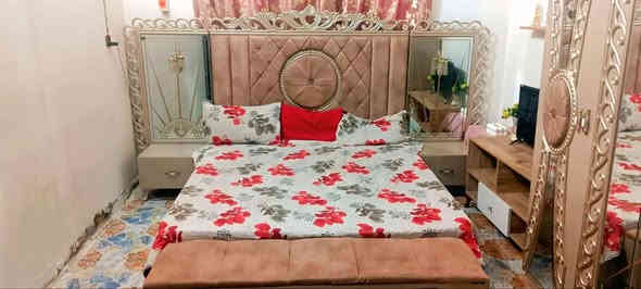 غرفه نوم تركية  ثقيلة درجه اولى نظيفه حيل  
تتكون الغرفه من ٩قطع مع ميز التلفزيون 
للعلم الغرفه ما مفتوحه ولا مرة شد مرة وحدة بس للاستفسار
 ***********
يراسلني خاص
