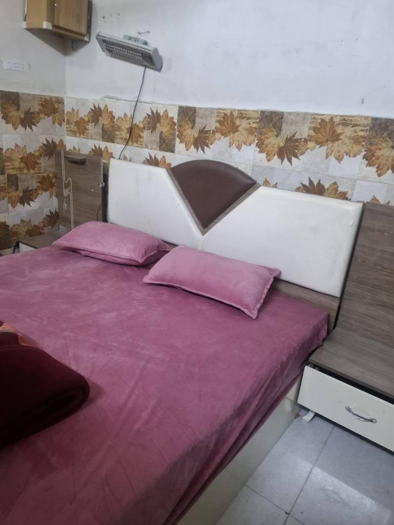 غرفه تركي 8قطع نضيفه كلش 325مكاني كربلاء حي المهندسين العسكري صيدليه رونق *********** كربلاء, العراق
