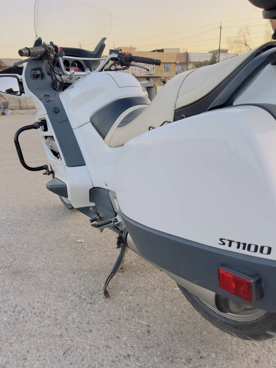 السلام عليكم دراجة هوندا اس تي ١١٠٠ موديل ٩١ دراجة جاهزة كهربائيات مكينة خير من الله دراجة شرط التحويل جيب فيتر وياك وافحص السعر ٣٨ وبيها مجال لاتصال ‭٠٧٧٢ ٢٩٩ ٣٥١٠‬ مكلف بل النشر
