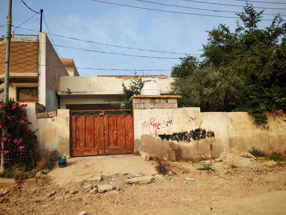 🙋‍♂️سلام عليكم بيت للبيع طابو صرف
🌎مساحه البيت 320 متر 

📌الموقع كاطون الرازي قرب مدرسه التربيه 

👈خلف جامع الحديدي وخلف بيت حمدان 

كدامه البيت ساحه عامه  سعر مناسب للشراي فقط

☎للاستفسار اتصل

📞***********

📞***********

✔️مكتب الشمس للعقار بعقوبة حي المعلمين
