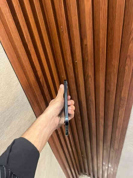 سلام عليكم ايفون 12برو ماكس 
شوفت عينك ضهر مفطور ومبدل بطاريه 100وشاشه مبدل بس بيه خطوط تروح وتجي سعر390وبي مجال قليل لعلوان بغداد لبلديات***********
