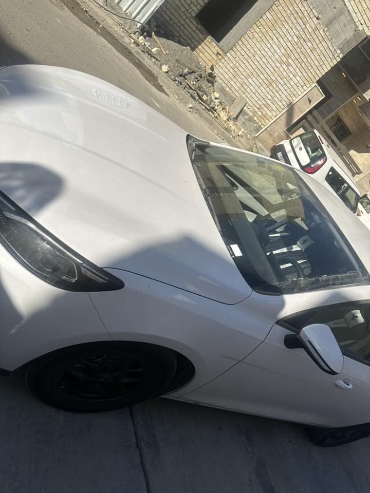 السلام عليكم بي واي دي سيل 5 زيرو ماشيه ٧٠٠ كيلو فقط حكً الترقيم رقم بغداد مترقمه قبل ٣ ايام بعدهي بتراب الشركه داخل ابيض فول مواصفات السعر١٢٢ ورقه وبيها مجال مكاني اليرموك ***********
