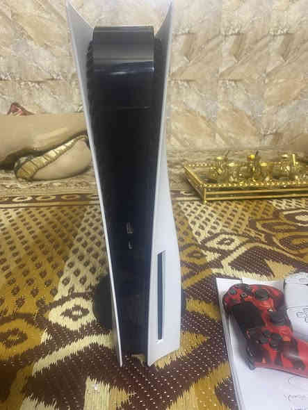 بلي ٥ للبيع تكدر تهكرة مع جوستك اصلي + وجوستك بلي ٤ + usp السعر ٦٠٠ مكاني بغداد 
***********
او خاص
