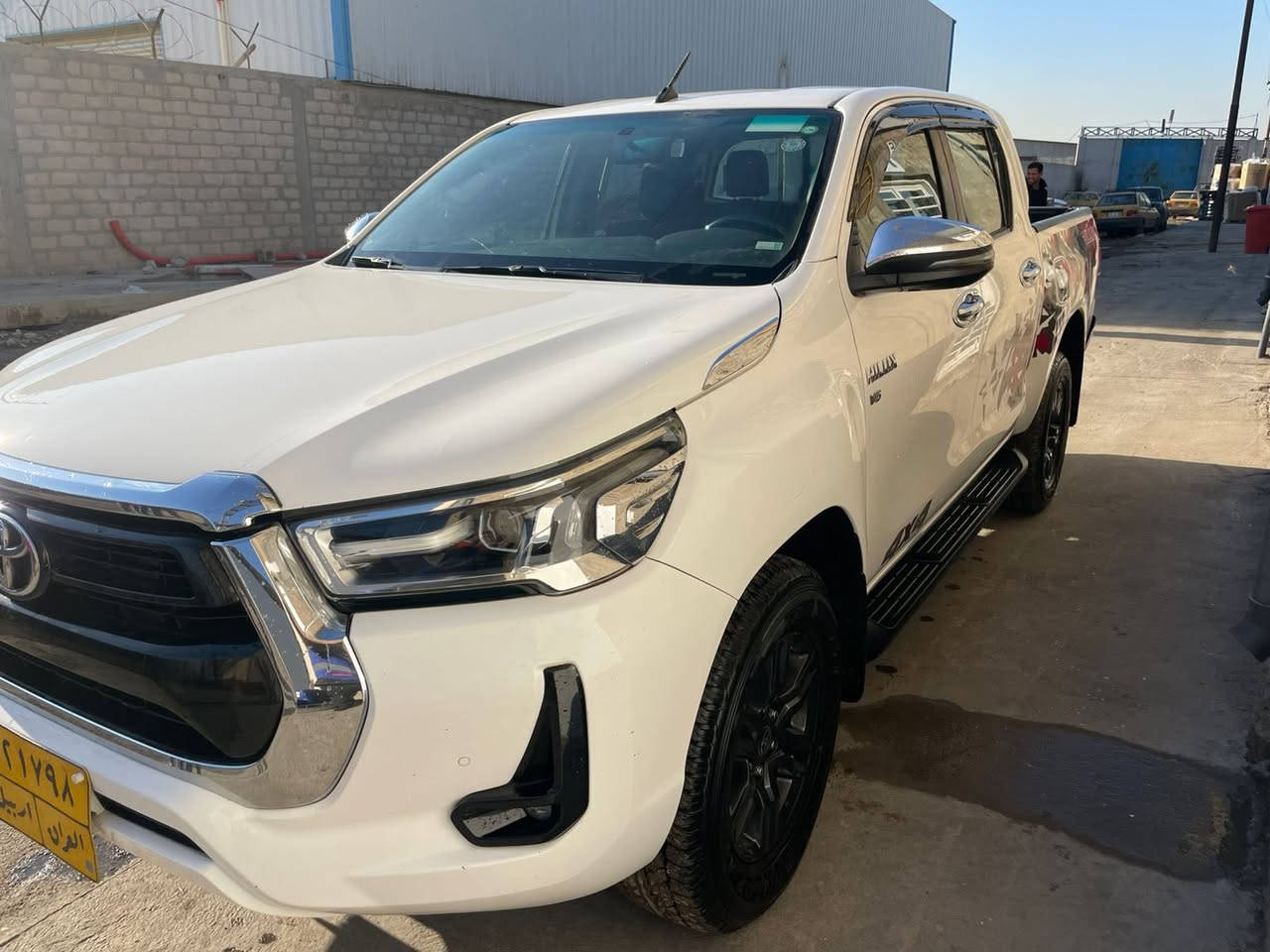 السلام عليكم 
للبيع هايلكس موديل 2022 
ماشية 111 الف بصمة  v6
للاستفسار اكثر ***********
