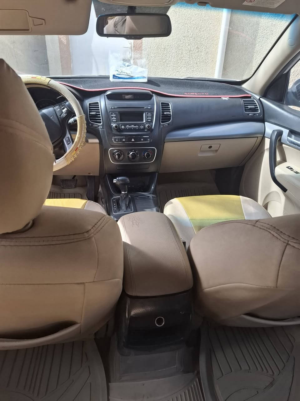 السلام عليكم 
سورنتو خليجي
موديل 2014
سته سلندر 6V
رقم اربيل 
المكان بابل الطليعه 
سبعه راكب
السعر185 وبيه مجال

الاتصال بالرقم ***********
