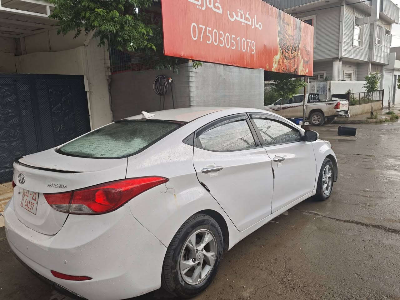 هۆندای ئاڤانتێ ٢٠١١
علوج گێڕو مەکینە و براوەی بەشەرت
کوشن هیتەرە بەسمەیە
فول فول بەس سڵایت نیە 
هەموو جوانکاری بۆ کراوە
شوێن ڕانیە 
***********

