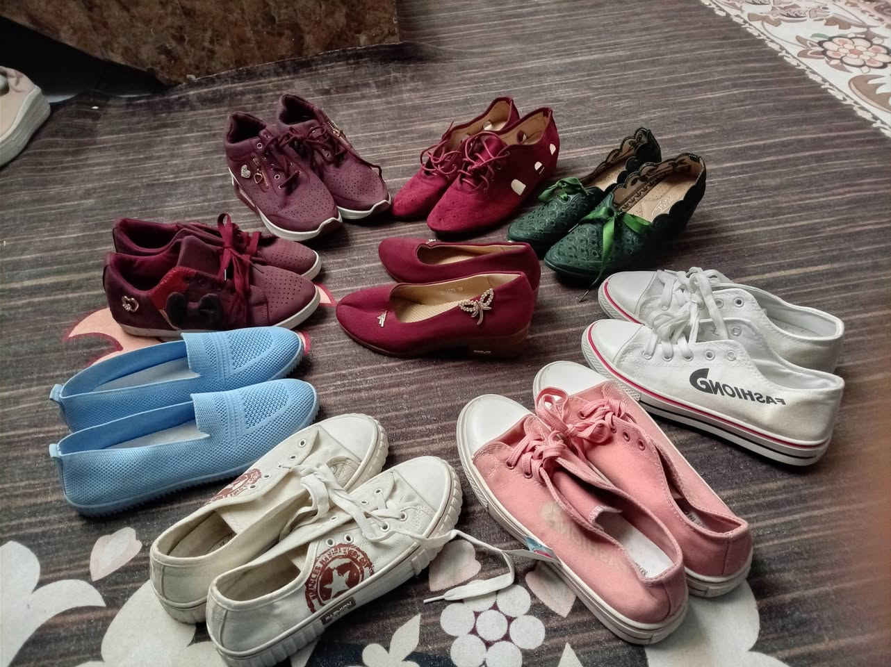 السلام عليكم عندي احذيه نسائيه تصفيه محلات انظاف وحلوات عدد ٣٠ حذاء سعرهن ٥٠ الف كلهن شلعه للاستفسار خاص


**إذا كنت صاحب هذا الإعلان وتريد حذفه لأي سبب، رجاءا أرسل رسالة إلى الدعم الفني**