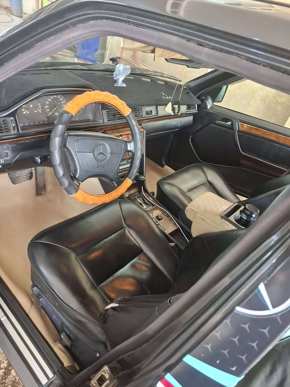 اسلام عليكم سياره دب موديل 91 سياره جاهزه من كلشي حداديه وتخم تاير جاهزه ،،،، كير جديد واسط الشيخ سعد  انتصالل  ع هاذ رقم ،،،،،  ***********
