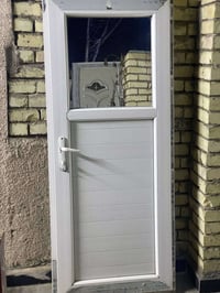 عندي باب حمام للبيع طول 195 العرض 81 السعر 75 مكاني بغداد حي اور 07714...