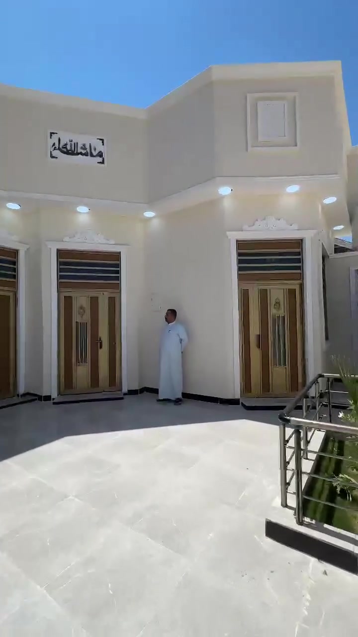 بيت البيع طابو زراعي عراقي اصولي المساحه البيت 200 متر يحتوي البيت على قرف عدد 3 وستقبال وصاله ومطبخ وصحيات العنوان البصره ابو لخصيب كوت ثويني السعر 133 مليون وبي مجال الستفسار نتصل على الرقم *********** بي واتساب
