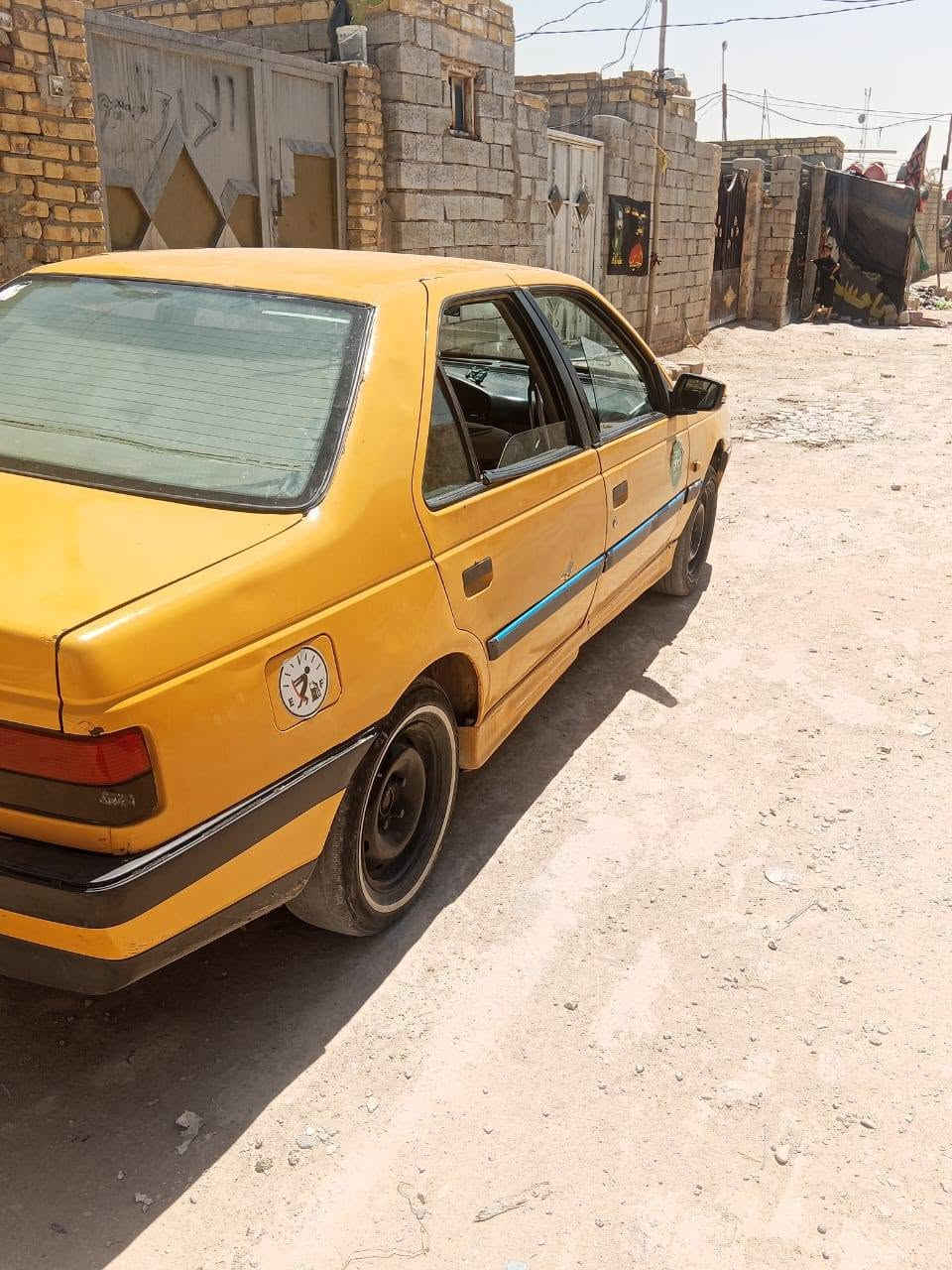 سلام عليكم بيجو 405 مصفره هيئه وغرامات سنويه بسمنه صار ا4 تيام مبدلل رقم انكليزي سياره خير من الله جاهزه 21 ورقه وبيه مجال بصيط عنوان الشاميه  *********** مامتواجد علفس تصل ودلل
