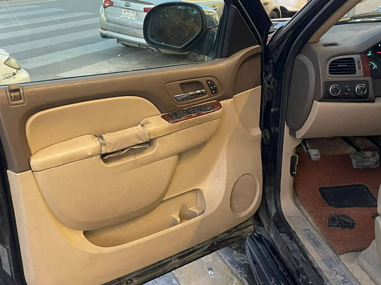 السلام عليكم
للبيع تاهو 2011 LTZ

خليجية وكالة المنصور MAC

مكفولة من الصبغ والتصليح

مواصفاته معروفه 

للاستفسار: ***********
مكان السيارة بغداد
