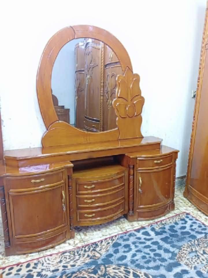 غرفه تسكام حله شارع 80 مليون وبيها مجال الاستفسار ***********او ***********
