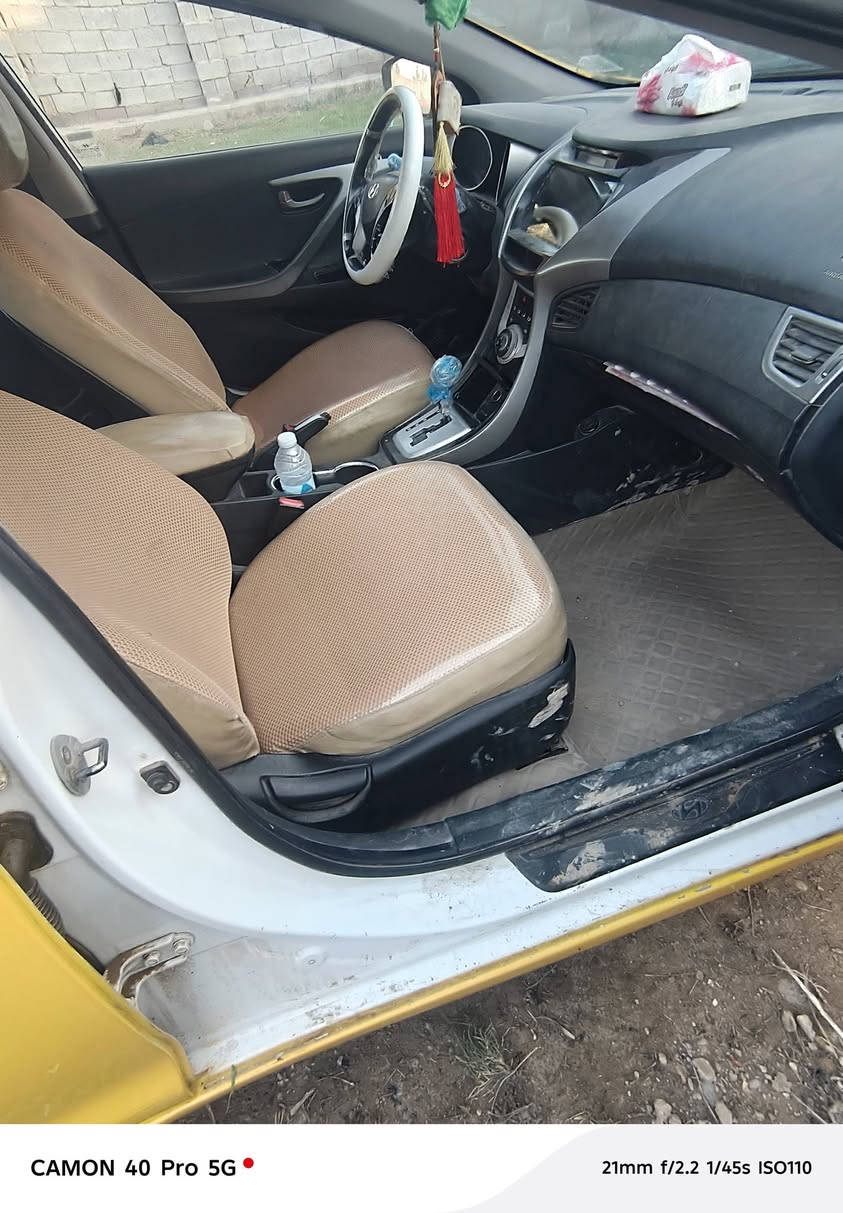 السلام عليكم النترا موديل 12 محرك 1600 رقم واسط إنكليزي مداور ثاني يوم مكينه كير حدادية تبريد ثلج تخم تاير جديد مكان السيارة الديوانية *********** السعر 100 وبيه مجال
