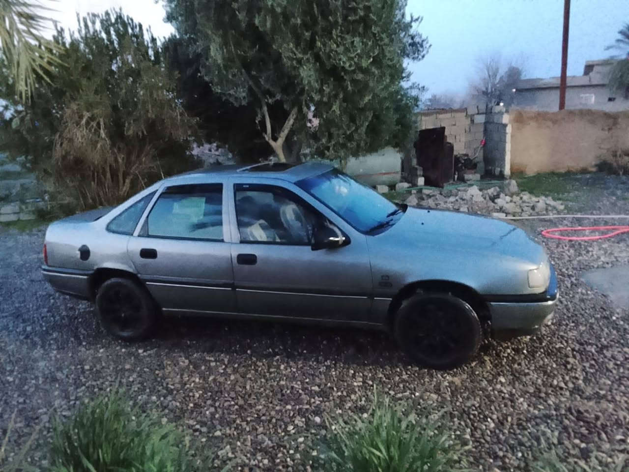 سلام عليكم للبيع فكترا حجم ١٨ موديل ٩٢ لون نفطي رقم أربيل مسطره اني الشرعي شرط التحويل الوكاله سنويه لل ٢٠٢٧ شهر ال٩ مصبوغه جماليه كير شرط محرك معمر رايمن  بي لاستيك كور  سياره جاهزه صدر جدي باتري جديد سياره بالواقع احلا من الصور  السعر ٤٥ وبيها مجال للاستفسار الاتصال ***********
