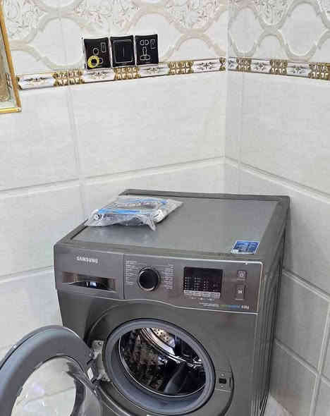 سلام عليكم مرخصةمديرالاكروب المحترم  غساله فول اوتوماتيك جانبي سامسونك اصلي وكاله فول ادارير غسل وتجفيف وتنشيف وبخار كوي انفيرتر  اقتصادي نضيفه بلادي شركه حجم ٨ كيلوو  ٤٧٥ الف مكاني بغداد متوفر توصيل *********** بلاد رز
