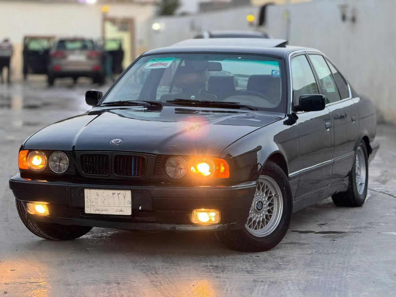 سلام عليكم للبيع BWM 525 مسكر  عدل  بجم عريض  رقم بغداد تحويل مباشر   السيارة جديدة وناعمه جدا سلايت كفاله من خياس وضربه
كير ومكيه وحداديه  شرط جديد تدفئة تبريد شغال كهربائيات كله شغال ع بلاد ماكو شي مايشتغل بيها       
غرفه جديده صاج ملكي   
السعر 57 وبيها مجال بسيط  
مكان السياره بابل  
‏استفسار  ***********
