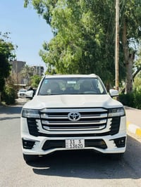 السلام عليكم . لاندكروز ساز اصلي   . موديل 2023   . السونار معروض ويا ...