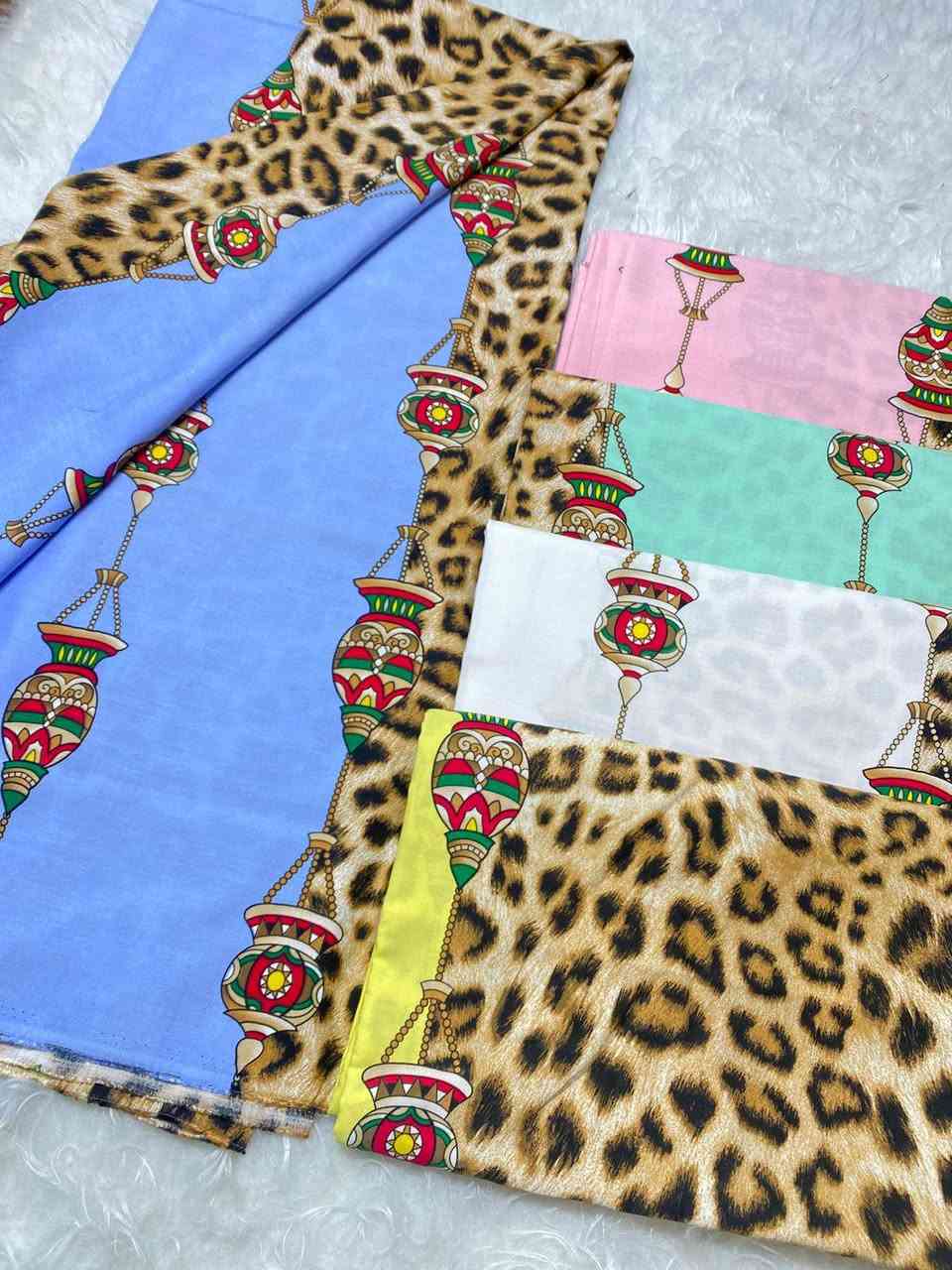 كشمير ايطالي رمضاني نقشات شبابيه والوان ربيعيه تجنن ++كشمير ايطالي مشذر  القطعه خمسه الحجز وات ساب*********** يوجد توصيل سريع لكل محافضات العراق خلال يوم واحد فقط @أبرز المعجبين
