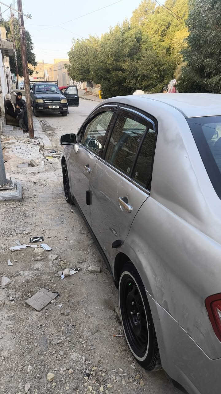 للبيع
نسيان تيدا 2006
حداديه جديده 
محرك جديد 
تخم تاير جديد
مابيه صبغ 
سياره كامله 
السعر 72
مكاني نجف 
رقم ***********
مثل الي بالصوره لا زياده ولانقصان
