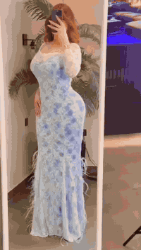 فستان مناسبات💯
لحجز واستفسار ع وتساب ***********
توصيل بسمايه بالف
بغداد ب5000
محافظات ب5000
