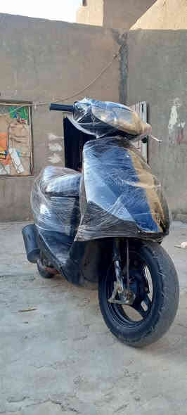 السلام عليكم دراجه للبيع ساسوكي جنطه السعر ٢٥٠ وبيه مجال ***********
