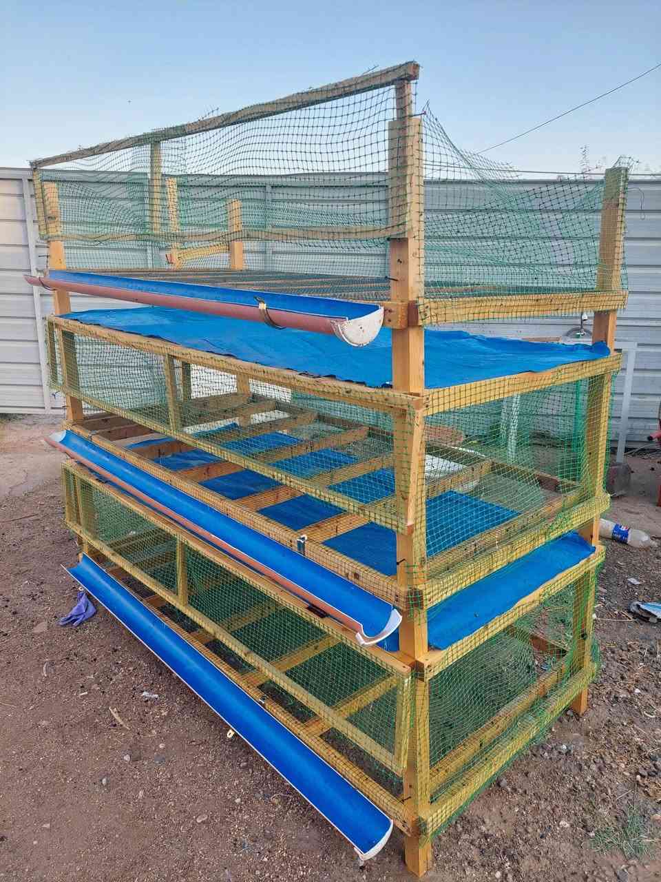 السلام عليكم عندي هاي الاقفاص ابيعهن خشب قيم واخذ الي ايريد يتواصل ويايه على خاص او على وتساب
***********
