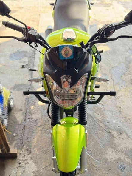 السلام عليكم دراجة SHINING
2023 رقم كربلاء انكليزي لون اخضر حجم المحرك ٢٥٠ 
(٦) كير ماشيه ٦٠٠٠ سنويه بأسمي السعر ٢٦٥٠ وبيه مجال العنوان كربلاء باب طويريج قبل الكراج الموحد 
***********
