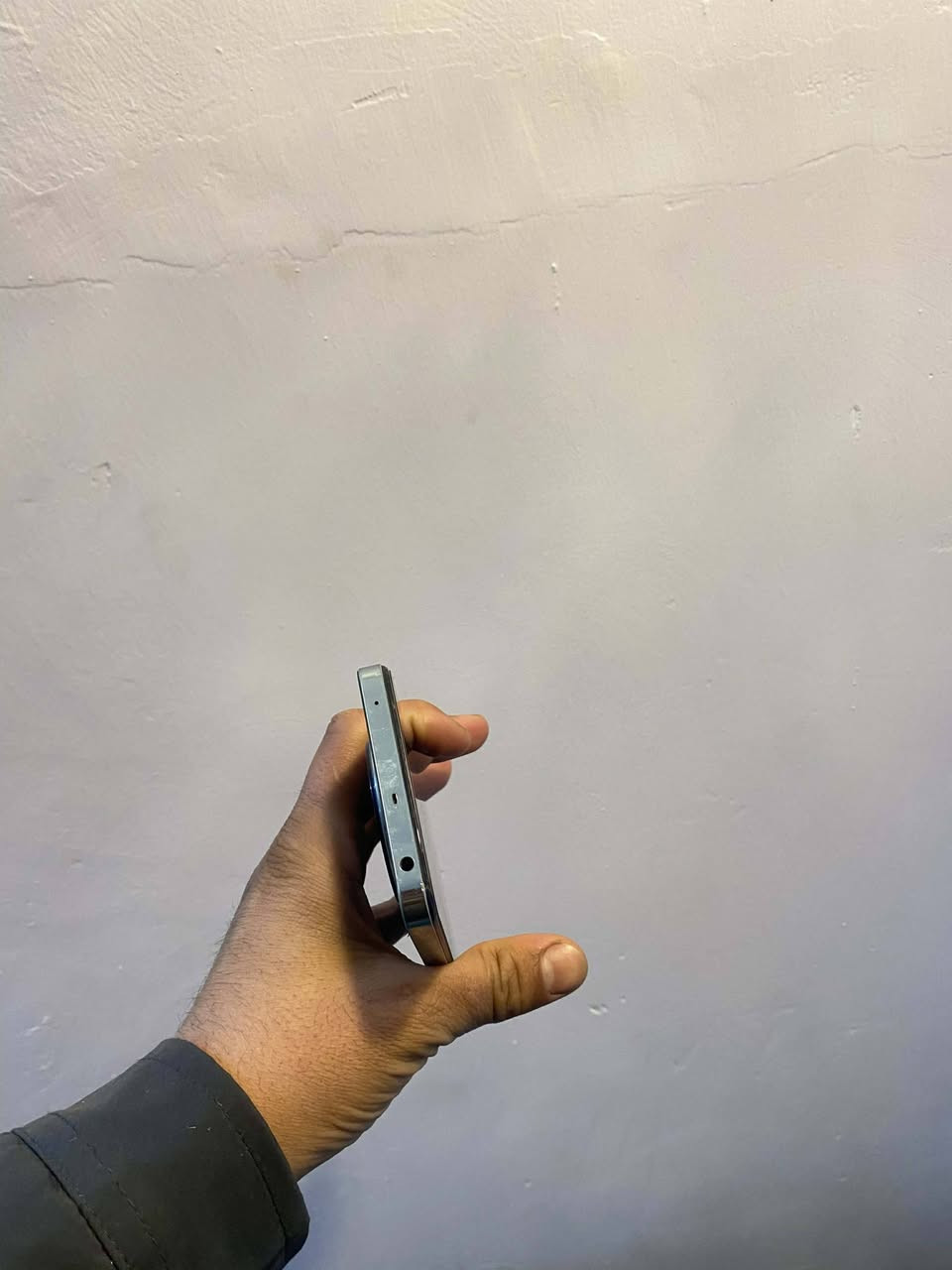 سلام عليكم  جهاز ريلمي 12برو بلاص جهاز نضيف فقط فطر  بسيط بل شاشة ما مأثر علية ابد ذاكرة 512 رقم *********** سعر 270بي مجال عنوان ديالى الخالص
