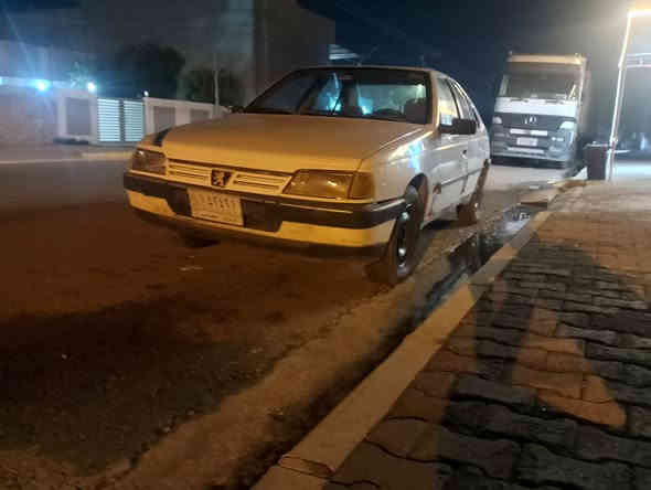 سلام عليكم عندي بيجو فرنسي 405 السياره تجي تشوفه  رقم كركوك مشروع 2027ينتهي موديل 1990  سعر 17 مجال بصيط  ***********
