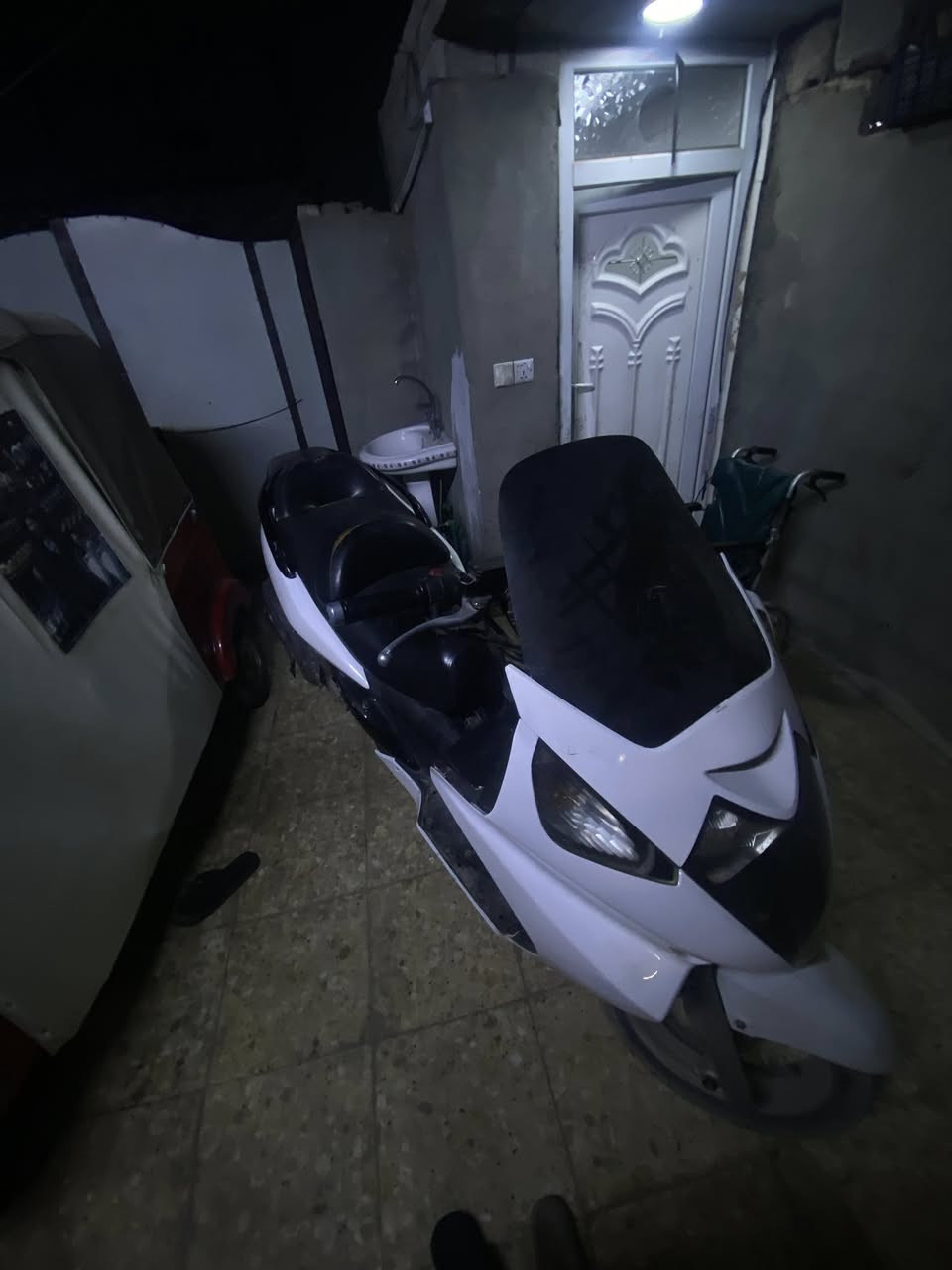 السلام عليكم سلفر ونج ٦٠٠ عليها ادامه بل كامل بجم جديد وترايش جدد والبجم القديم وياها اضافي مبدل تخم نوزل وجويتر وفت بم ضفيره مكفوله من الجطل عقل بلادي مكينه مكفوله من التنقيص والتبخير ***********متواجد بس واتساب السعر ١٢ وبيها مجال لشراي مكاني بغداد الدوره شارع ٦٠
