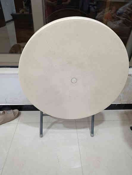 للبيع زوالي ايرانيه كاشان قياس 3*4 سعر 200 وميز طعام 6 كراسي سعر 50  ودولاب 50 بغداد حي الجامعه ***********
