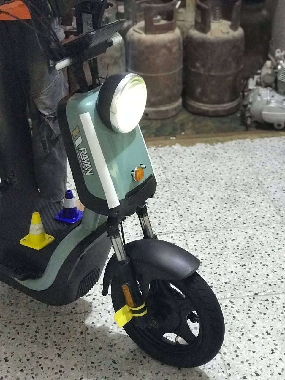 سلام عليكم اشلونك دراجه للبيع نضافه فول برغي مامفتوح بيه  مكاني ناصريه مركز  الرقم ***********
