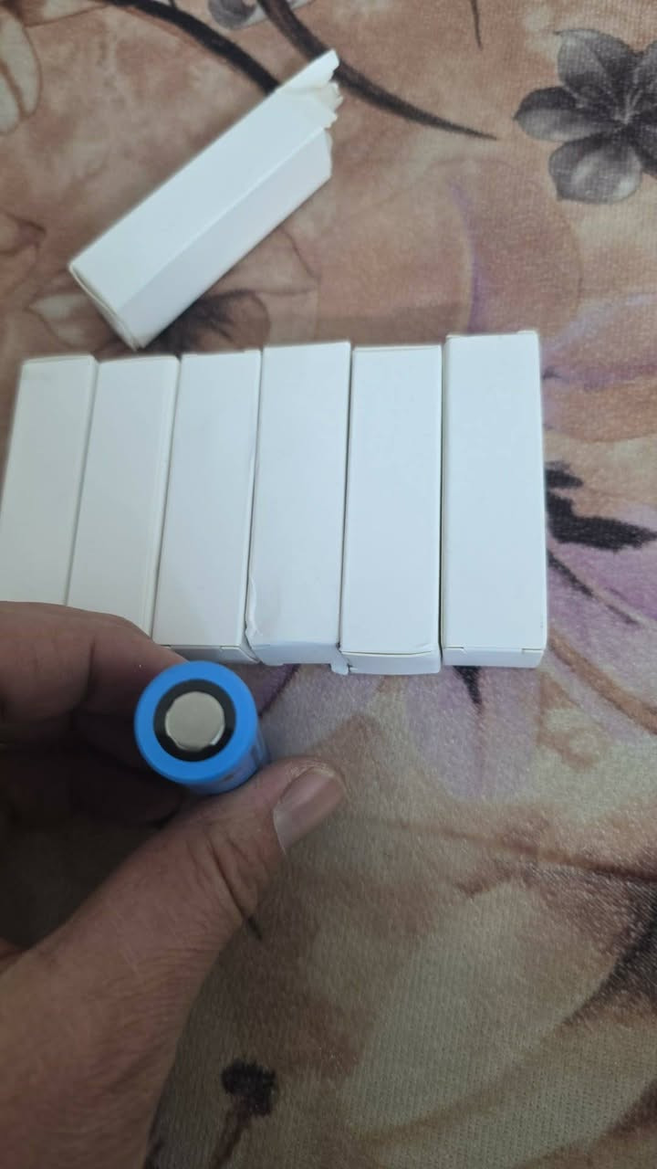 بطاريات بهذا الشكل سبعة منهن ليثيوم فوسفات الحديد و12 بطارية ليثيوم مثل ما موضح بالصورة جديد لوك غير مستخدم  السعر 35


**إذا كنت صاحب هذا الإعلان وتريد حذفه لأي سبب، رجاءا أرسل رسالة إلى الدعم الفني**