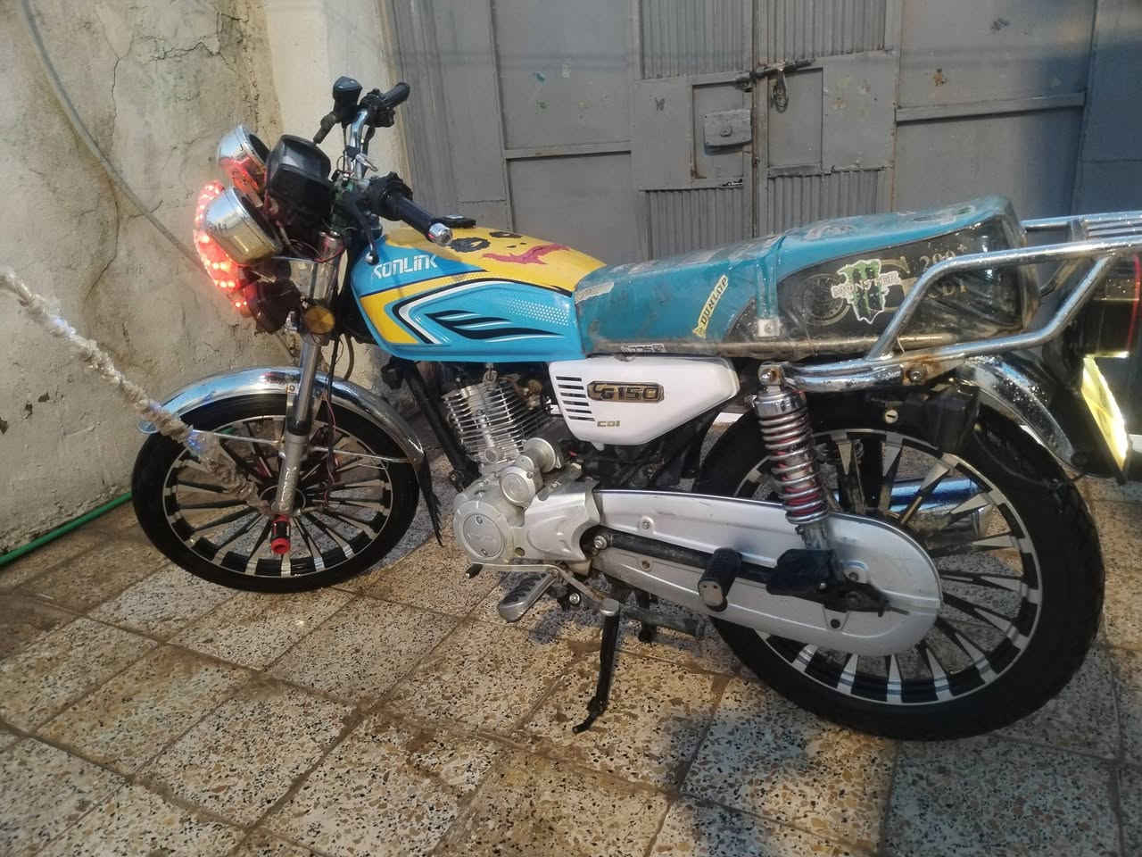 السلام عليكم الماطور أيراني للبيع موديل 24 شكل 25 كله شغال والسعر 650 وبي مجال  ***********
