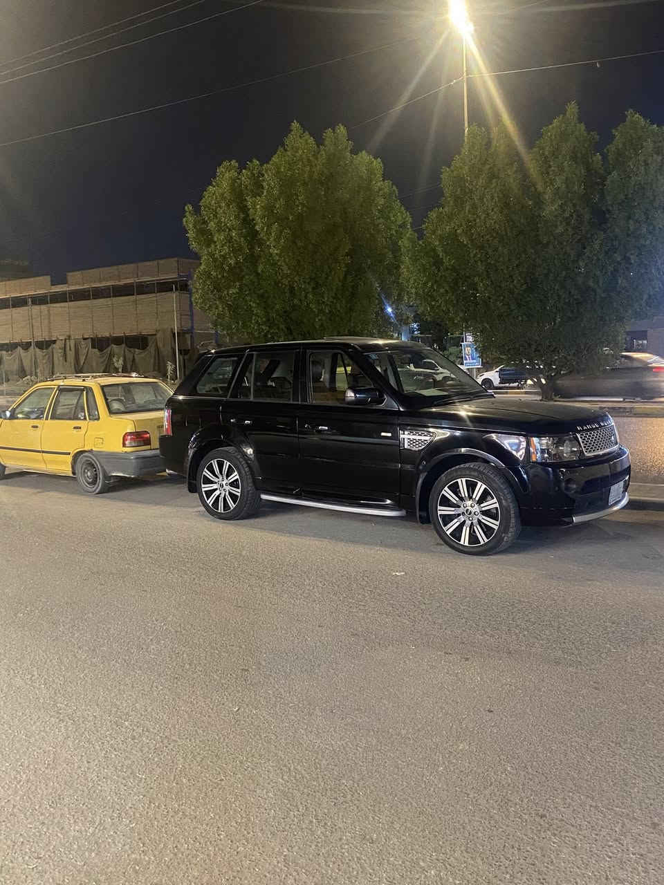 رانج سبورت 2011خليجي كفالة من الظربة والصبغ ماشية 160كم محرك سوبر بيها رقم مميز 
السعر 148 ورقة وبيه مجال 
ملاحظة ماجاوب على التعليق الشراي يتصل ويشلع عيوني 
***********
مكانها نجف
