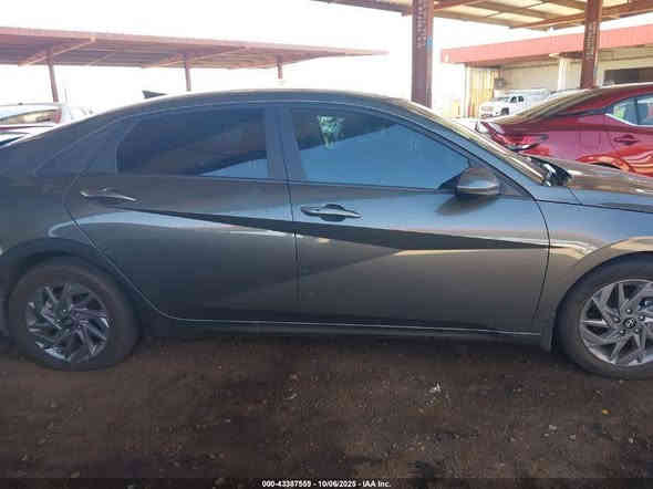 السلام عليكم
هونداي النترا موديل ٢٠٢٤ للبيع بسعر مناسب محرك ٢٠٠٠
بصمة و تشغيل عن بعد و صندوق بالريمونت وباقي المواصفات الاساسية المعروفة
حادثها خلفي فقط جنطة و وياها تقرير كارفاكس خالية من اي حوادث مسبقة
 موعد وصول السيارة بعد شهرين تقريباً
السعر ١٠٠ ورقة فقط واصلة لميناء ام قصر
***********
