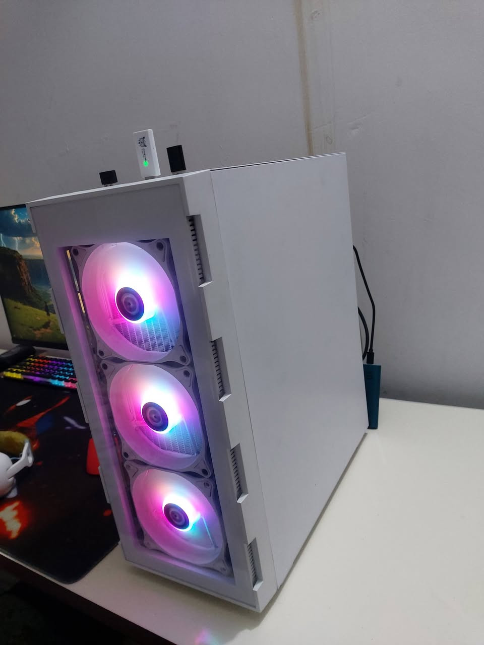 سلام عليكم pc كامله من كلشي تأخذه وتترحملي
رامات 32  DDR4
معالج  Ryzen 7 5700X
كارت شاشة 3070Ti
وشاشة msi حجم 27 
ول هاردات 1تيرا أساسي m.2
ثاني هارد m.2 تيرا 2
ثالث هارد ssd خارجي 2تيرا 
رابع هارد ساتا 4تيرا
وكل الغراض موجوده بل صور وعندي بعد غراض انطيهن الك  كلشي موضح بل صور ولف عافيه الي ياخذه 
سعر كلشي موجود بل صور مليون 700الف 
رقم تواصل  ***********
