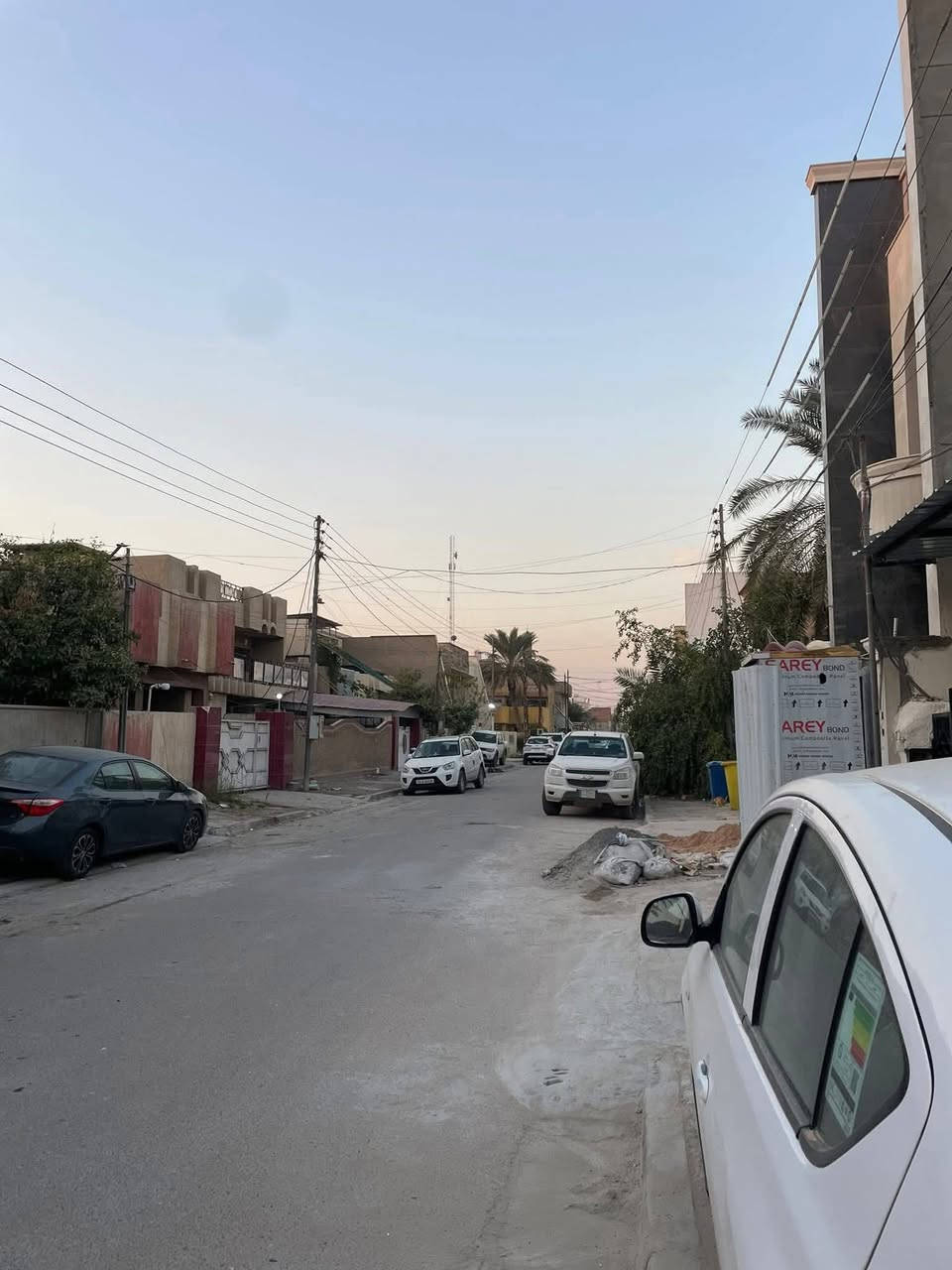 🏠 فرصة عقارية رائعة في السيدية!.

 #للبيع  بيت بطراز مودرن  في قلب  #السيدية 🔥

📍الموقع الدار : مربع تبوك  

🏡 تفاصيل العقار:

 • المساحة: 140 م²
 • الواجهة: 7 م
 • النزال: 20 م

✨ التقسيم الداخلي:
الطابق الأول: صالة معا خدمات ضيوف + مطبخ + حمام + غرفة نوم  
الطابق الثاني: 3 غرفة نوم  +حمام  
الطابق الثالث: غرفة نوم + حمام             

#للاستفسار__والتواصل:::::::::

الاتصال على الارقام التاليه...
***********
***********
***********
