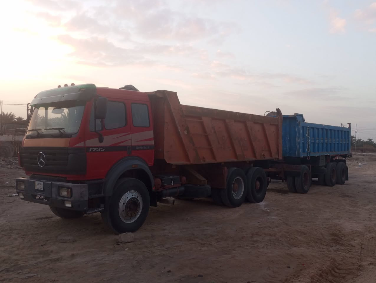 سلام عليكم للبيع قاطره مقطوره
مديل 96
مكينه 38
كير برميل 
مجموعه جيف 
عربانه علم 
تخم تاير راس وعربانه 
تريد بس راس تريد بس عربانه 
للستفسار ***********
