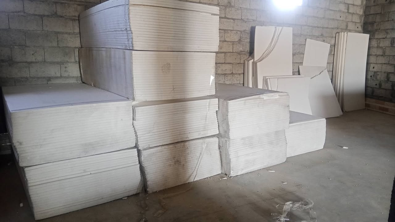 السلام عليكم

فلين عازل سمك 2.5 سم 
كثافات مختلفة ( 14 - 15 - 16 )

تقطيع حسب الطلب
تقطيع اقواس حسب الطلب 

***********

العنوان : ناحية الزاب قرية النميصة الشارع العام
