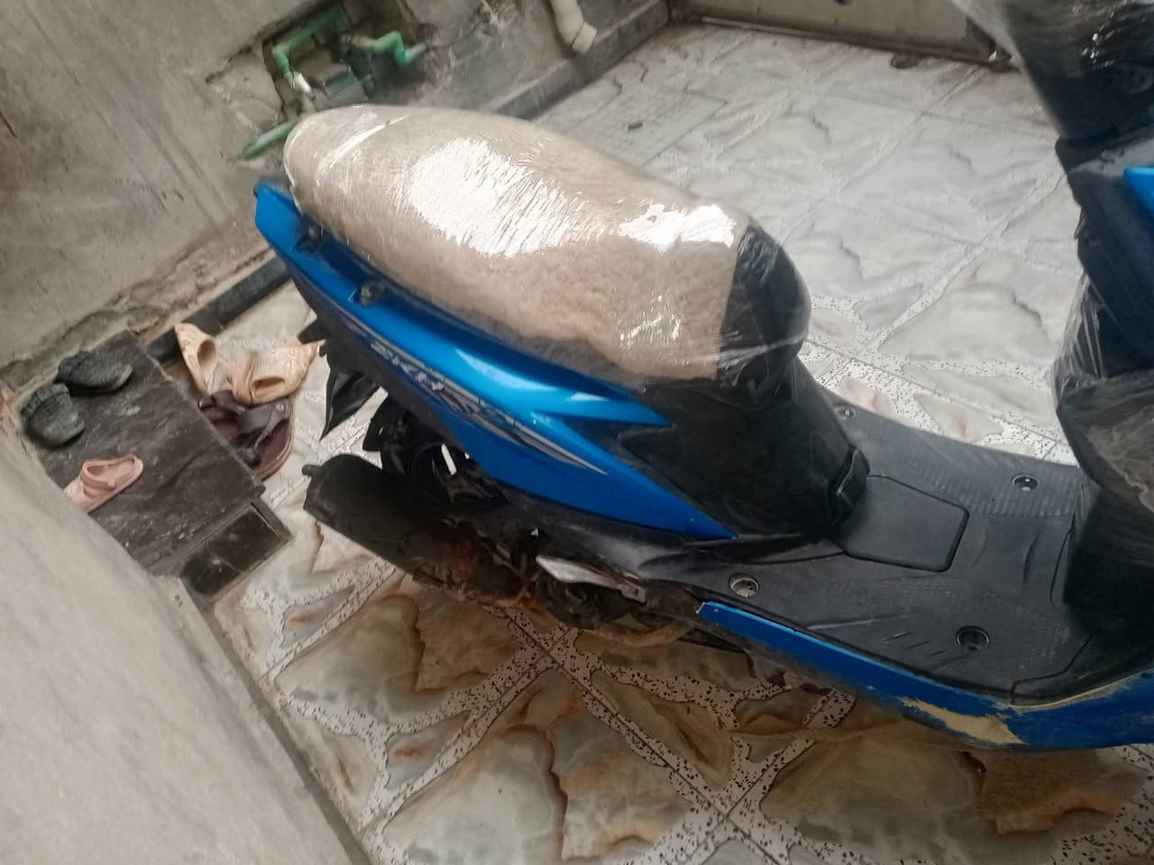 كربلاء للبيع هاي دراجه 
السعر 350 وبيها مجال 
***********
