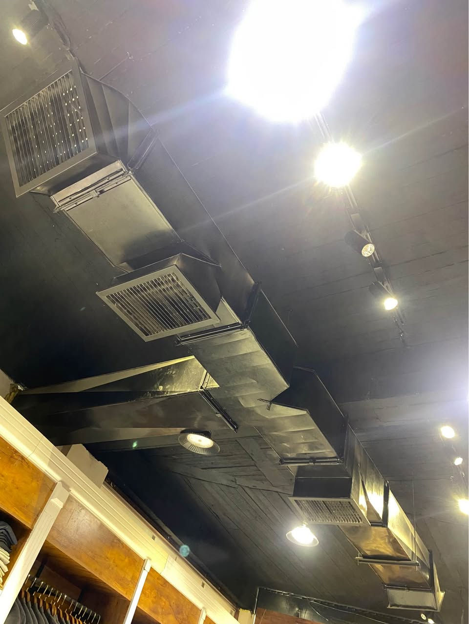 مبردة العالمية الحجم الكبير جديدة ستعمال بسيط شغالة برغي مناقص بيه چنلات مو كارت وبيه دكتات مال طابقين تكفي ٢٠ متر
تنباع مع دكتات ١.٩٥٠  شراي مجال جدا بسيط
***********
مكاني كربلاء.الجمعية.قرب فلكة سيد الاسعار كربلاء, العراق
