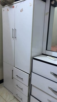 ميز مرايه وكنتور ٦٠  وبيهم مجال عنواني الكراده ٦٢ 07737325939 متوفر وا...
