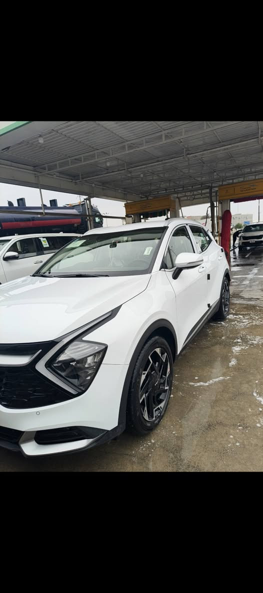 سبورتج 2023
سيارة جديدة 
 ماشية 35 قابل لزيادة 
سونار موجود 
عنوان بغداد 
***********
***********
